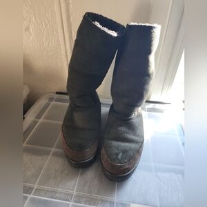 Uggs women's Australian gray tall soft boots.